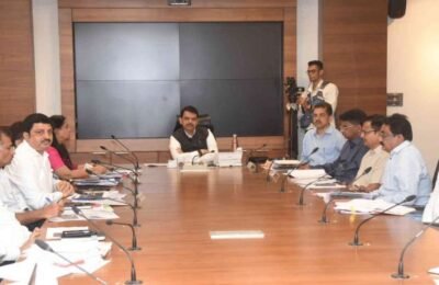 बीडीडी चाळीच्या पुनर्विकासाची कामे वेगाने पूर्ण करावीत – उपमुख्यमंत्री देवेंद्र फडणवीस