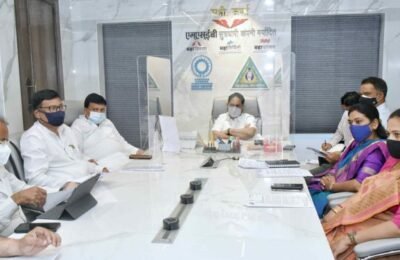 वीजनिर्मिती केंद्रांसाठी जागा दिलेल्या प्रकल्पग्रस्तांना तीनही वीज कंपन्यात सामावून घेण्यासाठी प्रस्ताव सादर करण्याचे ऊर्जामंत्री डॉ. नितीन राऊत यांचे निर्देश