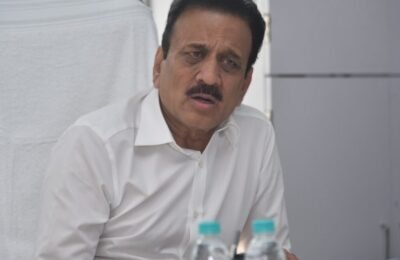 राज्यातील ग्रामीण जनतेसाठी ‘ग्राम राजस्व अभियान’ – ग्रामविकास मंत्री गिरीष महाजन। राळेगणसिद्धीतून अभियानाचा शुभारंभ होणार