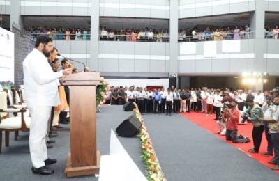 मंत्रालयीन अधिकारी-कर्मचाऱ्यांना मुख्यमंत्री एकनाथ शिंदे यांनी दिली पंचप्रण शपथ