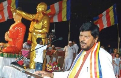 बौद्ध धम्म प्रसारासाठी डॉ चंद्रबोधी पाटील यांना शतायुषी जीवन लाभावे – केंद्रीय राज्यमंत्री रामदास आठवले भगवान बुद्धांनी विश्वाला अहिंसा सत्य आणि समतेचे अमृत तत्व दिले