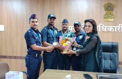 अत्यावश्यक सेवेतील अधिकारी कर्मचाऱ्यांचे मतदान झाले पाहिजे – अपर जिल्हाधिकारी मोनिका सिंग ठाकूर