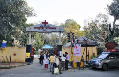 📰 कस्तुरबा रुग्णालयात सेवानिवृत्त कर्मचाऱ्याशी गैरवर्तन — बीएमसी कर्मचाऱ्यांच्या संघटनेकडून कठोर कारवाईची मागणी  प्रबोधनात्मक पुस्तके वाटल्यामुळे माजी कर्मचाऱ्याचा अपमान; “अभिव्यक्ती स्वातंत्र्याची गळचेपी” असल्याचा आरोप