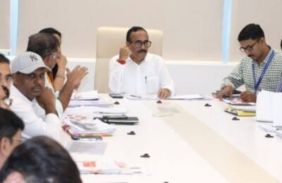 मंत्री अतुल सावे यांनी घेतला गृहनिर्माण विभागाचा आढावा