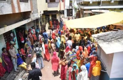 बॅरिकेड्स काढले, प्रतिबंधात्मक सूचना गंगा जमुना येथे स्टे