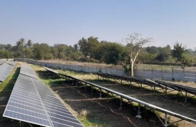 महानिर्मितीचा ४.२ मेगावॅट सोनगाव सौर ऊर्जा प्रकल्प कार्यान्वित मुख्यमंत्री सौर कृषी वाहिनी योजनेत ४ गावांतील १७०० कृषी वीज ग्राहकांना योजनेचा लाभ