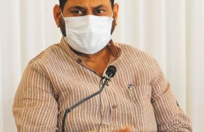 वर्धा येथील लॉयड स्टीलच्या परिसरात जम्बो हॉस्पिटल उभारणार – पालकमंत्री डॉ. नितीन राऊत जिल्ह्यात एकूण 8128 बेडस दररोज ऑक्सिजनच्या ४ टँकरचा नियमित पुरवठा