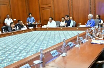 प्लास्टर ऑफ पॅरिसच्या गणेशमूर्तींच्या विसर्जनासंदर्भात दीर्घकालीन व पर्यावरणपूरक धोरण सादर करावे – मुख्यमंत्री देवेंद्र फडणवीस