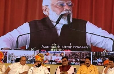 कोल्हापूर विमानतळाच्या नूतन टर्मिनलचे प्रधानमंत्री नरेंद्र मोदी यांच्या हस्ते दूरदृश्यप्रणालीमार्फत लोकार्पण कोल्हापूरच्या विकासात आणि पर्यटनाला गती देणाऱ्या विमानतळासाठी मुख्यमंत्री एकनाथ शिंदे यांच्याकडून शुभेच्छा