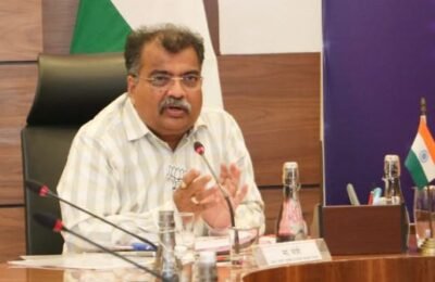 मुंबई-गोवा महामार्गावरील इंदापूर ते झाराप मार्गावरील दुपदरी रस्त्यांची कामे पावसाळ्यापूर्वीच पूर्ण करावीत – सार्वजनिक बांधकाम मंत्री रविंद्र चव्हाण