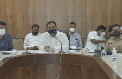 कोरोना पॉझिटीव्हीटी दर कमी करण्यासाठी सद्यस्थितीतील निर्बंधांची अधिक कठोर अंमलबजावणी करा – पालकमंत्री जयंत पाटील रूग्णसंख्या कमी होत नसल्याबद्दल केली चिंता व्यक्त
