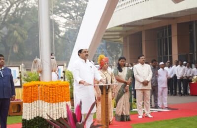 प्रजासत्ताक दिनानिमित्त विधान भवनात ध्वजवंदन