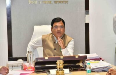 योग्य प्रस्ताव मंजूर करण्याची कार्यवाही तातडीने करावी – राज्यमंत्री ॲड. आशिष जयस्वाल कोविड काळात कर्तव्यावर असताना मृत्यू झालेल्या शासकीय कर्मचाऱ्यांच्या वारसांना दिलासा