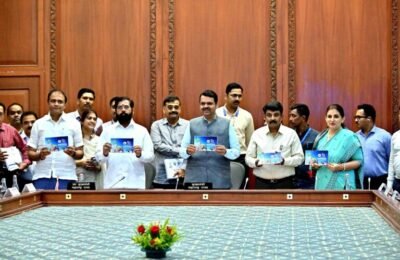 डोंगरांवरील झोपडपट्ट्यांच्या पुनर्वसनासाठी धोरण तयार करावे- मुख्यमंत्री देवेंद्र फडणवीस  झोपडपट्टी पुनर्वसन प्राधिकरणाच्या कामांचा आढावा