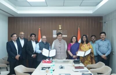 टोयोटा किर्लोस्कर मोटार कंपनी आणि व्यवसाय शिक्षण आणि प्रशिक्षण संचालनालयामध्ये सामंजस्य करार ४५ आयटीआयमध्ये सुसज्ज प्रयोगशाळांची उभारणी; ८ हजार विद्यार्थ्यांना रोजगाराची संधी