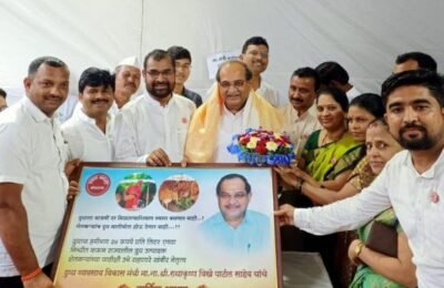 शेतकऱ्यांच्या हितासाठी सरकार कटिबद्ध – दुग्ध व्यवसाय विकास मंत्री राधाकृष्ण विखे पाटील