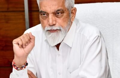अतिरिक्त शिक्षकांचे शाळांमध्ये समावेशन करण्याबाबत तातडीने कार्यवाही करावी – मंत्री दादाजी भुसे