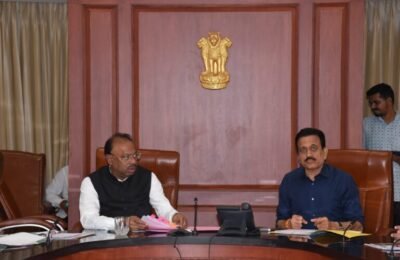 नागपूर, अमरावती जिल्ह्यातील जलसिंचन प्रकल्पांचा मंत्री गिरीश महाजन व मंत्री चंद्रशेखर बावनकुळे यांच्याकडून आढावा