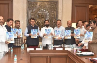 ‘निर्धार ग्रामीण विकासाचा’ माहिती पुस्तिकेचे मुख्यमंत्री एकनाथ शिंदे यांच्या हस्ते प्रकाशन