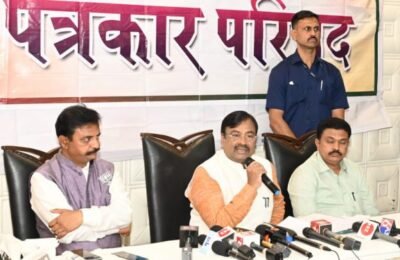 महासंवाद छत्रपतींच्या महाराष्ट्रातील काष्ठ उद्या अयोध्येला रवाना होणार; शोभायात्रेची जय्यत तयारी, दोन हजार कलावंतांचा सहभाग कैलाश खेर यांची रामधून – ना. सुधीर मुनगंटीवार