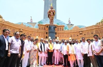 पुण्यश्लोक अहिल्यादेवी होळकर यांना मुख्यमंत्र्यांसह मंत्रिपरिषद सदस्यांचे अभिवादन युवराज यशवंतराव होळकर यांचीही उपस्थिती