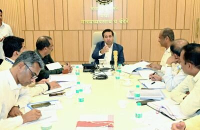 मत्स्यव्यवसाय विभागाच्या व्हीजन डॉक्युमेंट २०४७ मध्ये सर्वसमावेशकता असावी – मत्स्यव्यवसाय मंत्री नितेश राणे वातावरण बदलामुळे होणाऱ्या परिणामांवर उपाययोजनांचा प्रामुख्याने समावेश असावा