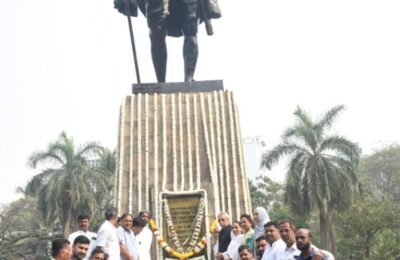 महात्मा गांधी यांना पुण्यतिथीनिमित्त अभिवादन मंत्रालयाशेजारील उद्यानात सर्वधर्मीय प्रार्थना