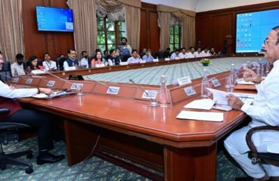 पूर नियंत्रणाच्या उपाययोजना करुन पूर रेषेबाबतची मार्गदर्शक तत्वे पुन्हा निश्चित करावीत -मुख्यमंत्री देवेंद्र फडणवीस