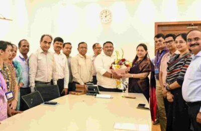 १५० दिवस ‘ई गर्व्हनन्स’ कार्यक्रमात कामगार विभाग अव्वल; कामगार मंत्री ॲड.आकाश फुंडकर यांनी केले अधिकाऱ्यांचे अभिनंदन