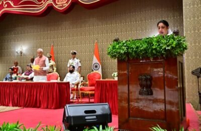 राज्यपाल आचार्य देवव्रत यांनी सुनेत्रा पवार यांना दिली उपमुख्यमंत्री पदाची शपथ