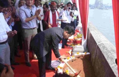 रेडीओ क्लब येथील नवीन जेट्टीचे मंत्री नितेश राणे यांच्याहस्ते भूमीपूजन