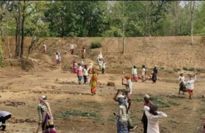 रोजगार हमीकडून गरीबी निर्मूलनाकडे योजनेचा प्रवास : शांतनु गोयल.  मनरेगातून विहिरी, शेततळे, गुरांचे गोठे, अंगणवाडी सारख्या शाश्वत स्त्रोतांची निर्मिती