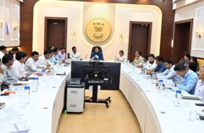लोकसभा निवडणूकसंदर्भात नोडल अधिकारी यांचा घेतला आढावा