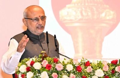 भारतीय लोकशाही अबाधित राहण्यासाठी सर्वांचे सहकार्य महत्त्वाचे- राज्यपाल सी. पी. राधाकृष्णन प्रत्येक भारतीयाच्या मनात प्रबळ लोकशाहीची बीजे – मुख्यमंत्री देवेंद्र फडणवीस